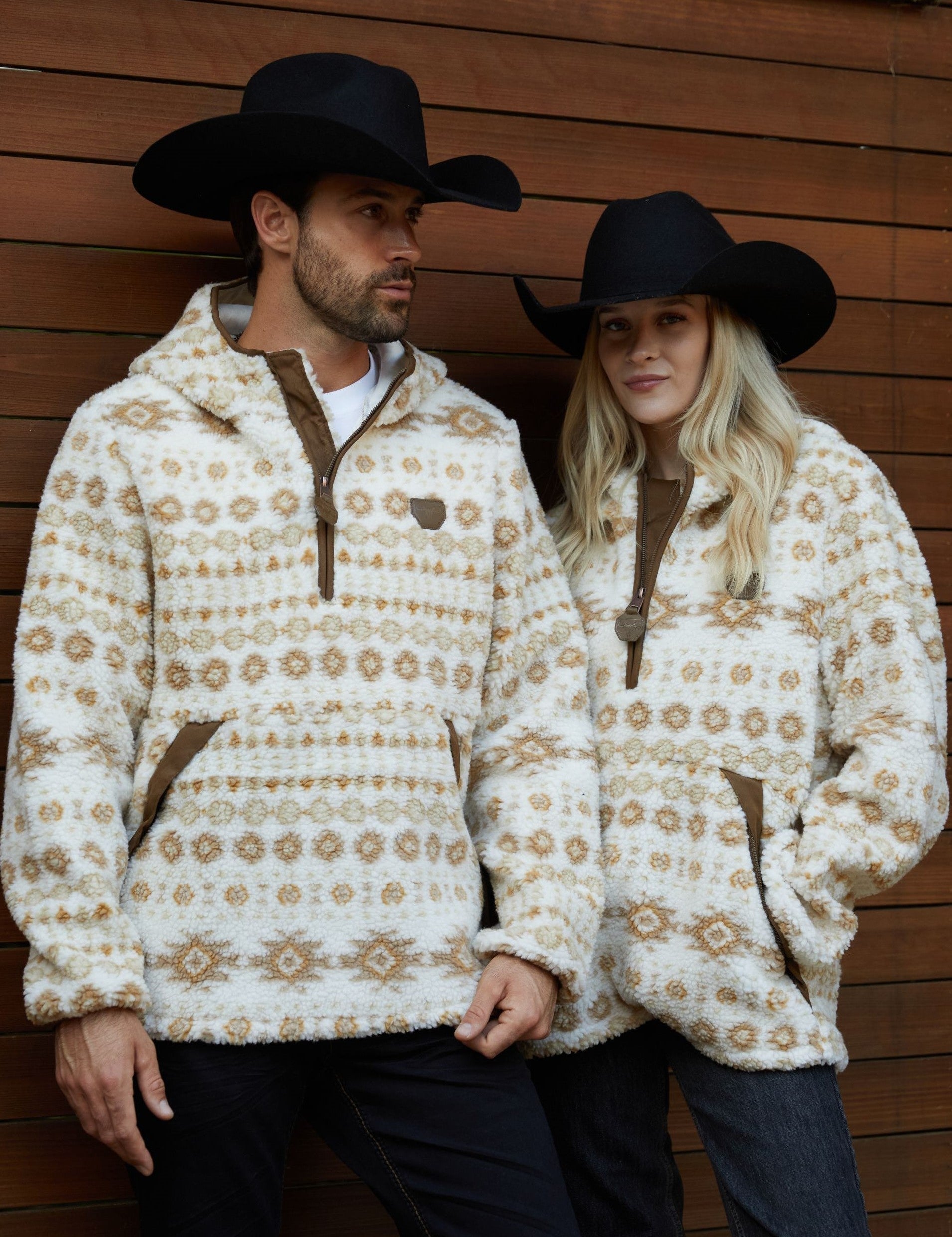 aztec-sherpa-pullover-SWT9455_9bd8eff4-f578-4b53-ac15-f3948662121d.jpg