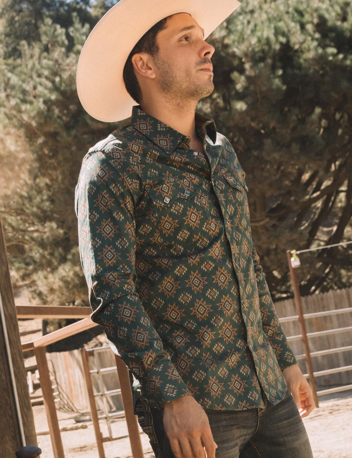 men-western-modern-fit-cotton-spandex-long-sleeve-green-shirt-with-snaps-WPL11079.jpg