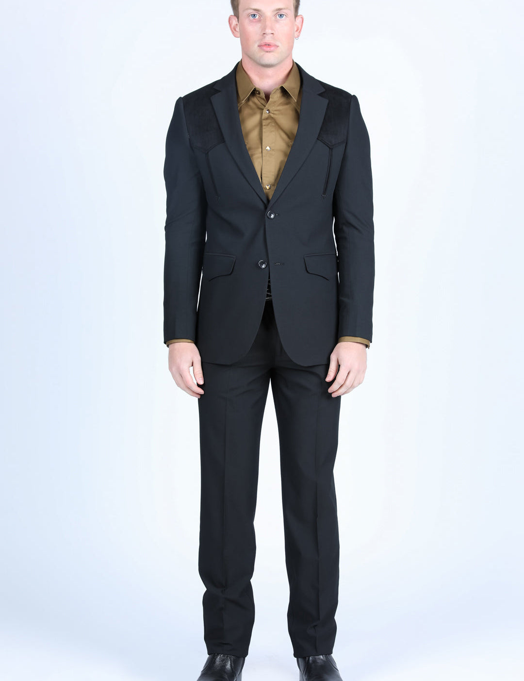 wystan-contrast-yoke-suit-black-WST9747_1.jpg