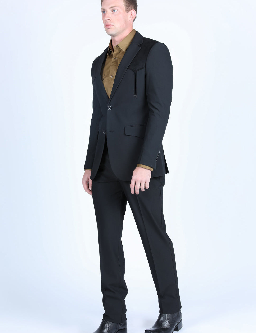 wystan-contrast-yoke-suit-black-WST9747_2.jpg